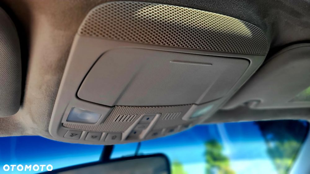 Lincoln MKZ - 24