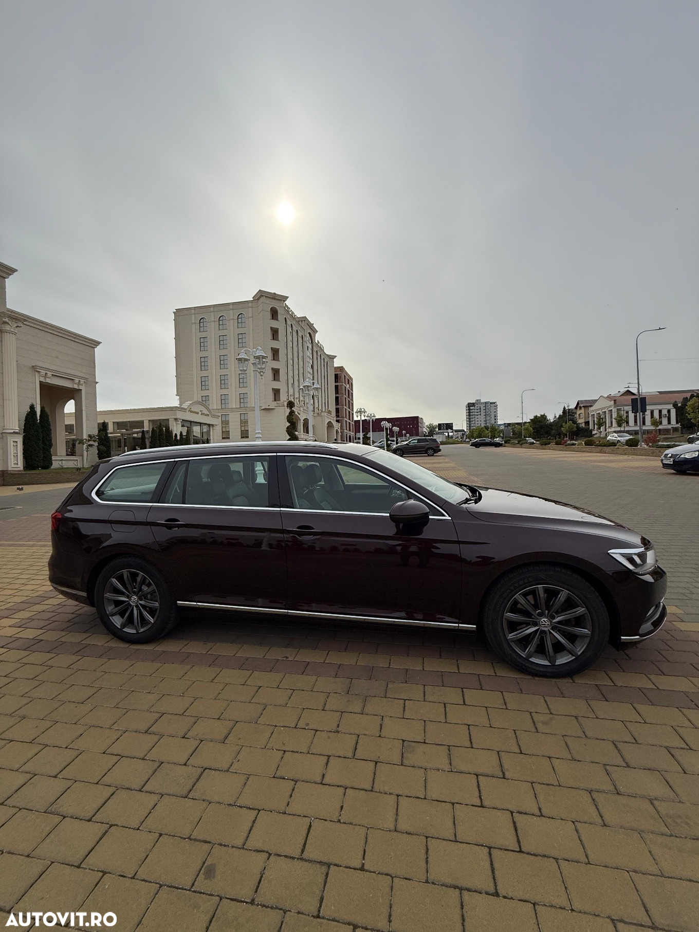 Volkswagen Passat Variant 2.0 TDI DSG Highline - 15