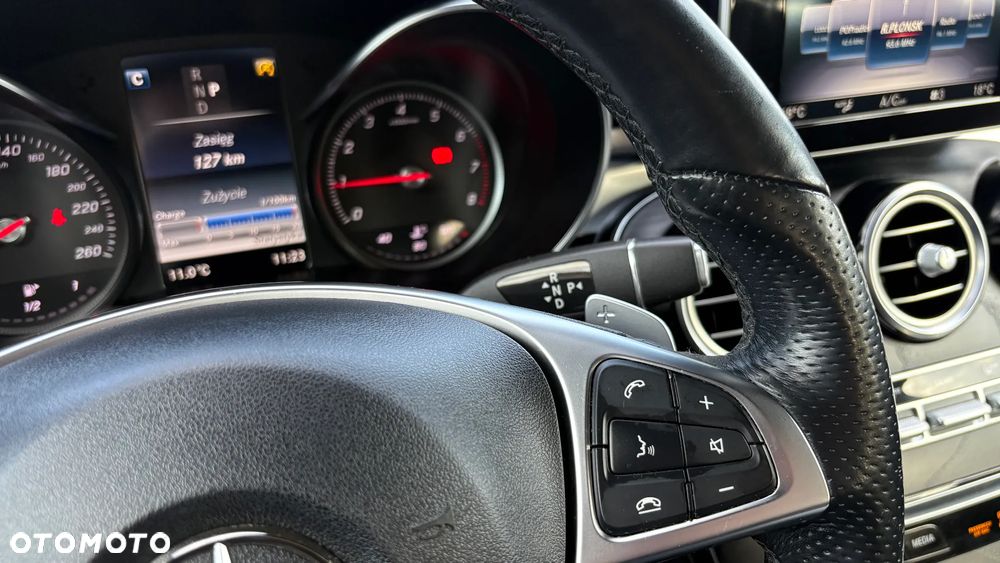 Mercedes-Benz GLC 250 4Matic 9G-TRONIC AMG Line - 21