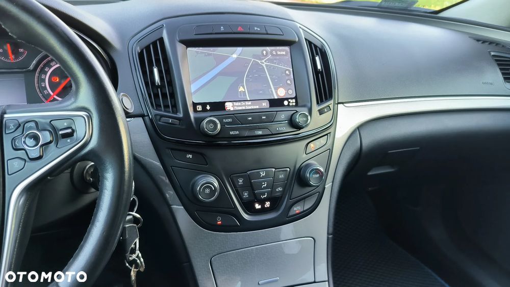 Opel Insignia - 10