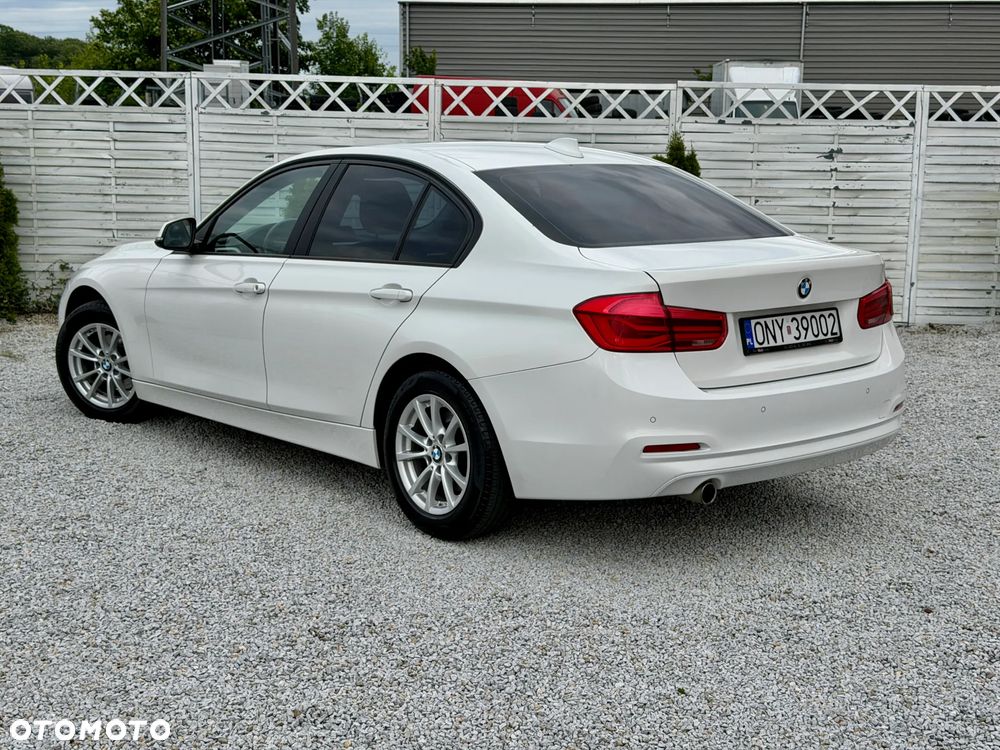 BMW Seria 3 318i - 3