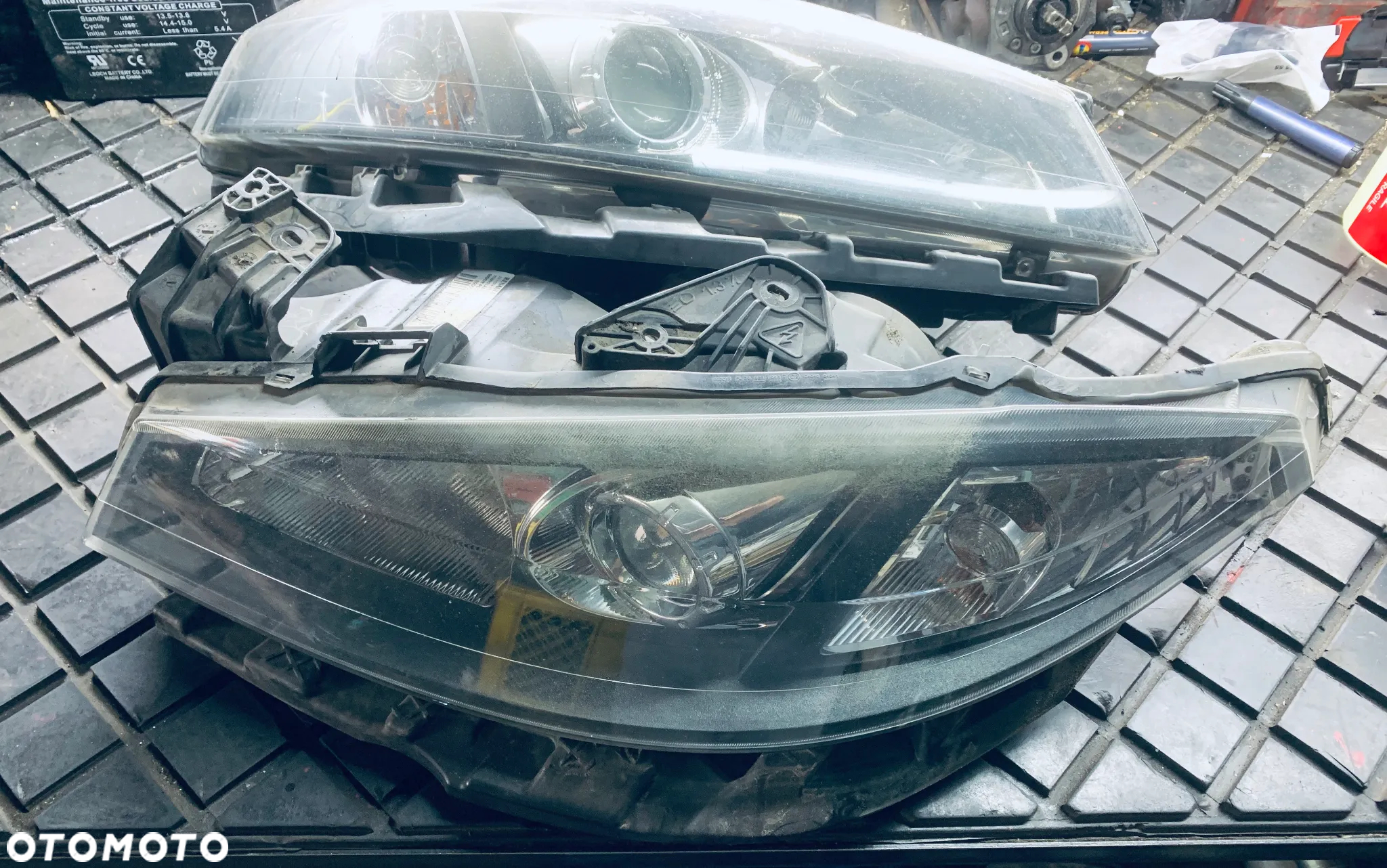 Oryginalny reflektor prawy lewy KOMPLET Xenon do Renault Laguna II LIFT 7701476940 7701476941 - 2
