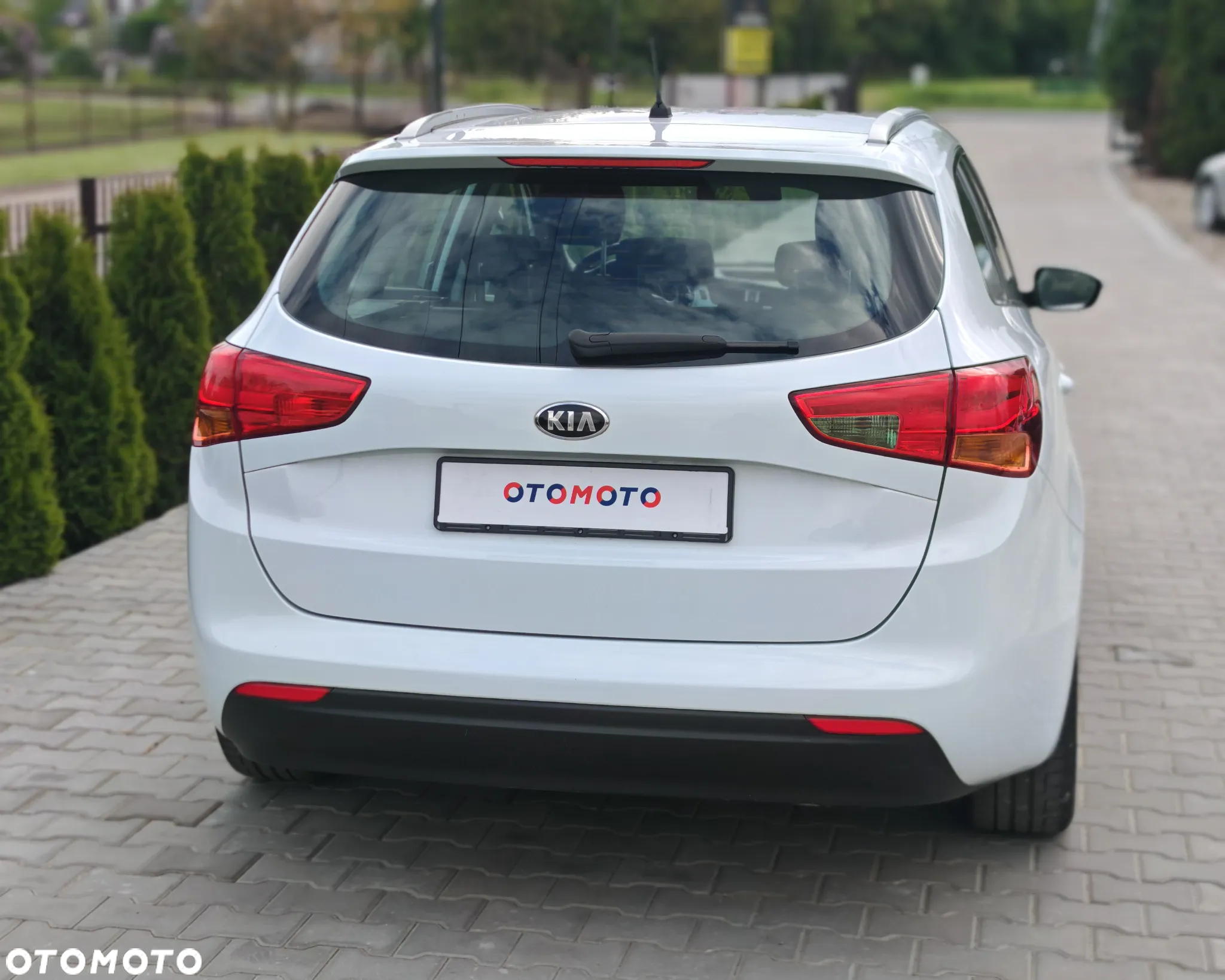 Kia Ceed 1.6 GDI SW Dream-Team Edition - 24