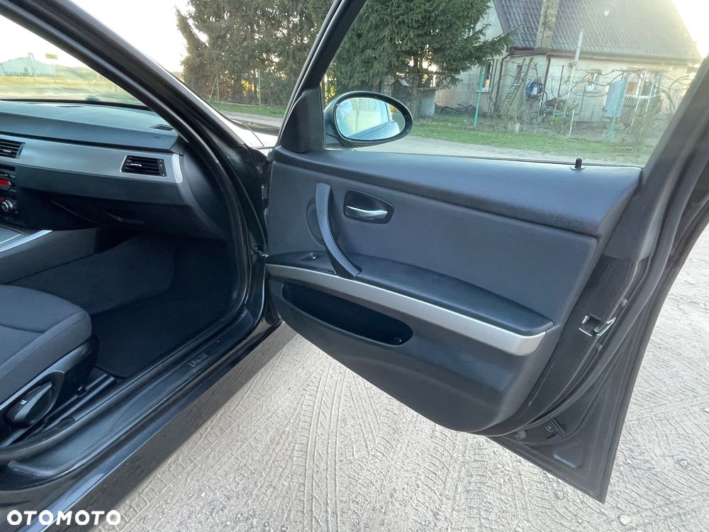 BMW Seria 3 318i Edition Exclusive - 13