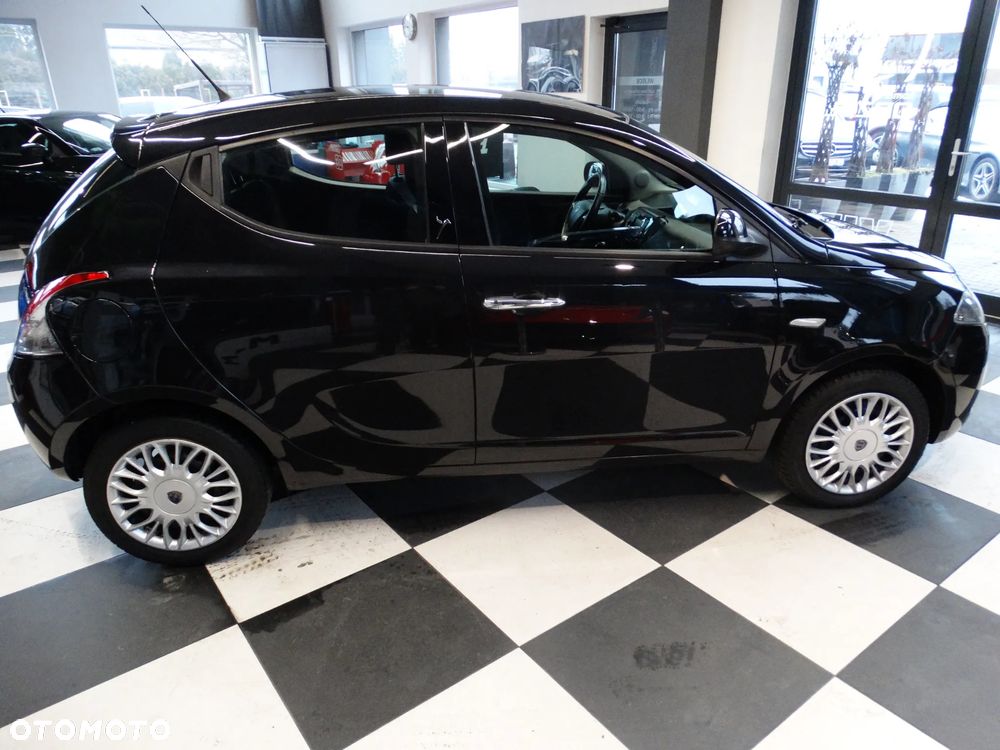 Lancia Ypsilon 1.2 8V Platinum S&S - 14