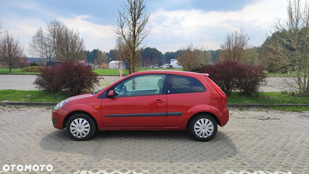Ford Fiesta 1.6 TDCi Ghia - 16