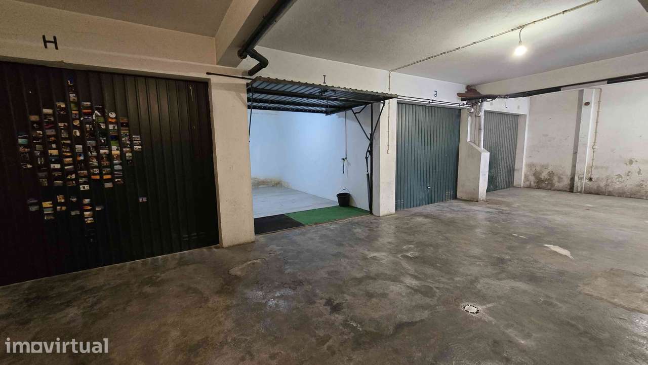garagem com luz e agua fechada - Grande imagem: 3/5