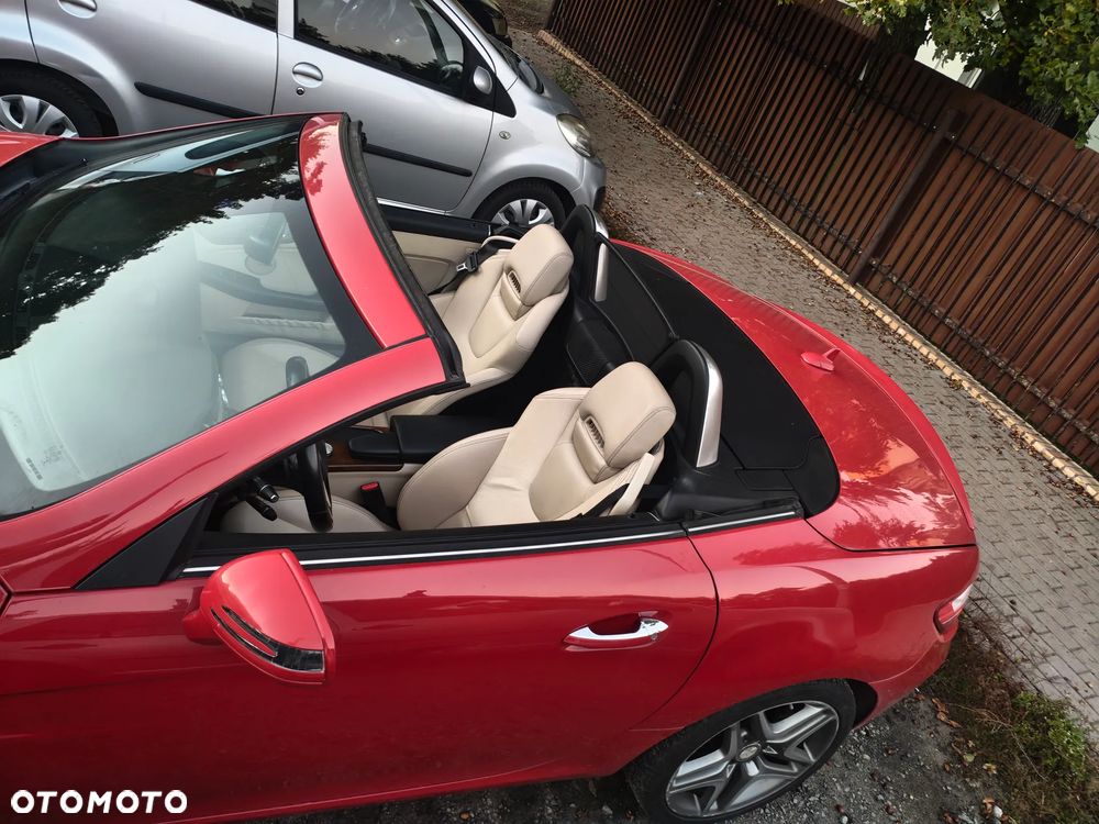 Mercedes-Benz SLK 300 9G-Tronic - 17