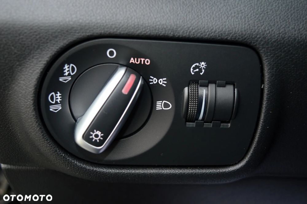 Audi A1 3-drzwiowe 1.4 TFSI S tronic S line Sportpaket - 34