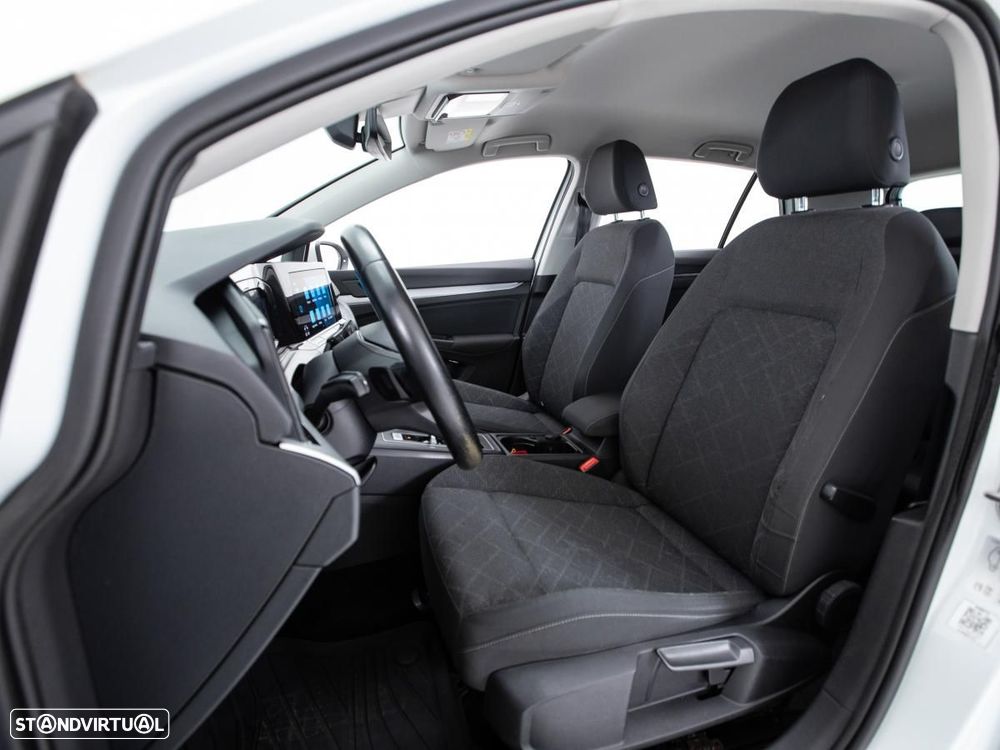 VW Golf 1.5 TGI Confortline DSG - 8