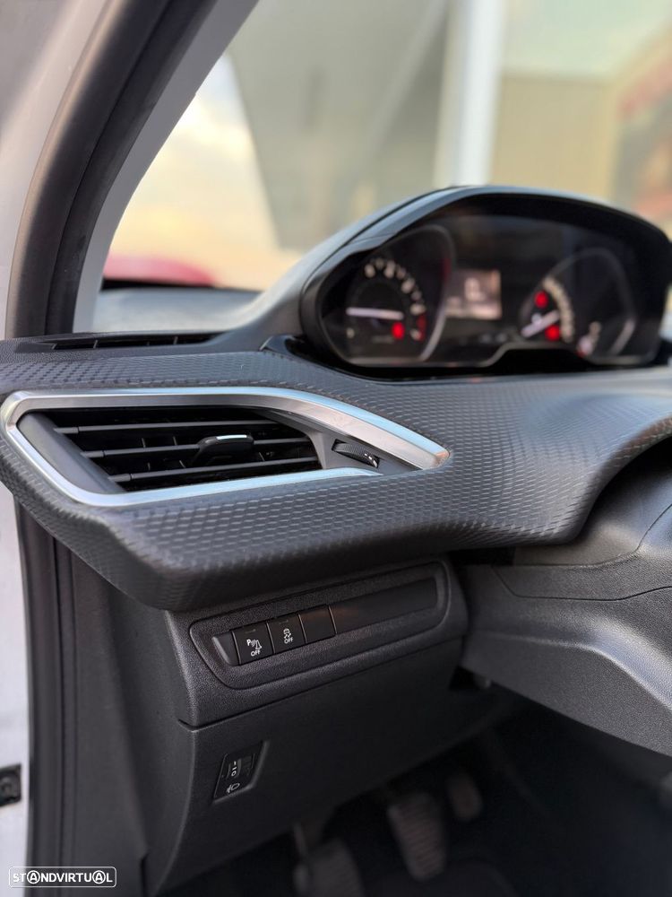 Peugeot 2008 1.2 PureTech Active - 7