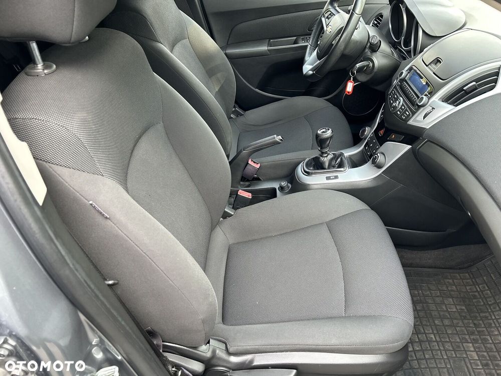 Chevrolet Cruze 1.6 LS - 14