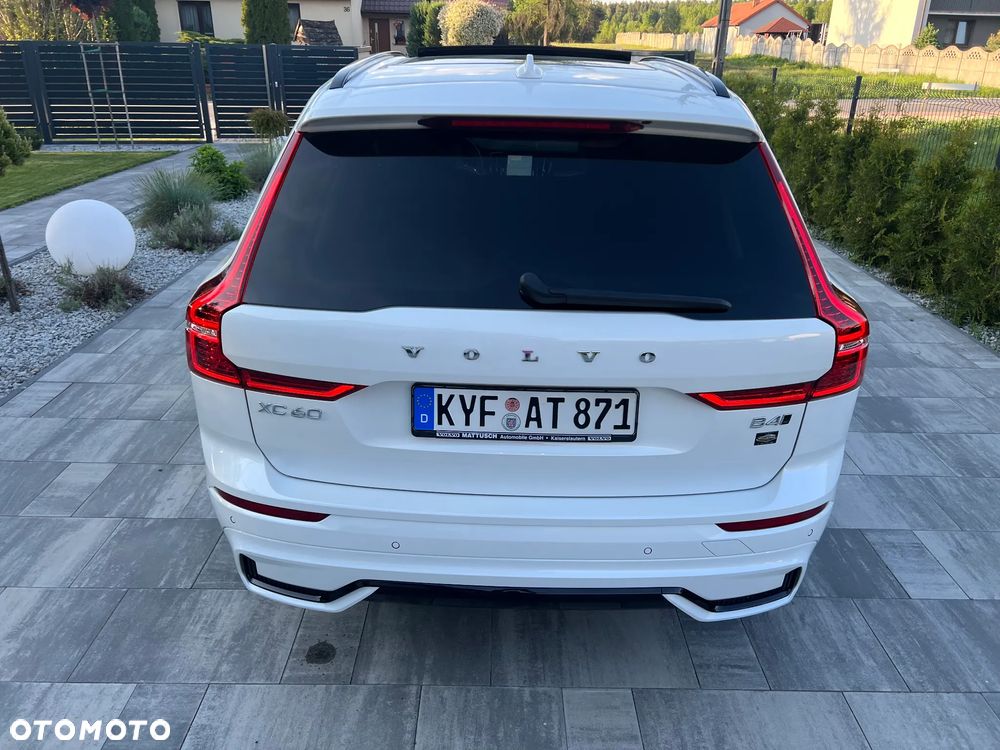 Volvo XC 60 B4 D AWD Plus Dark - 16