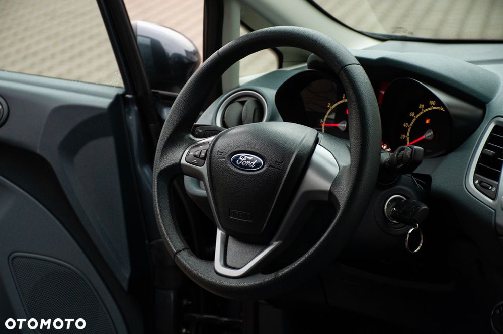 Ford Fiesta 1.4 Champions Edition - 23