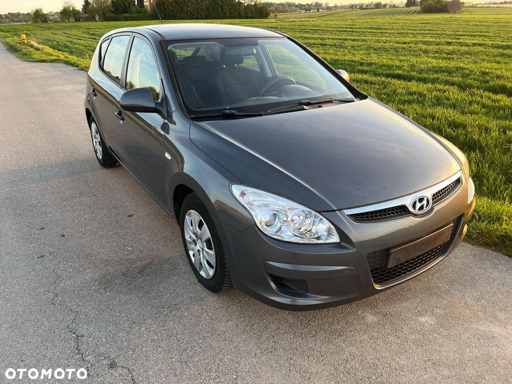 Hyundai i30 1.4 Base + - 26