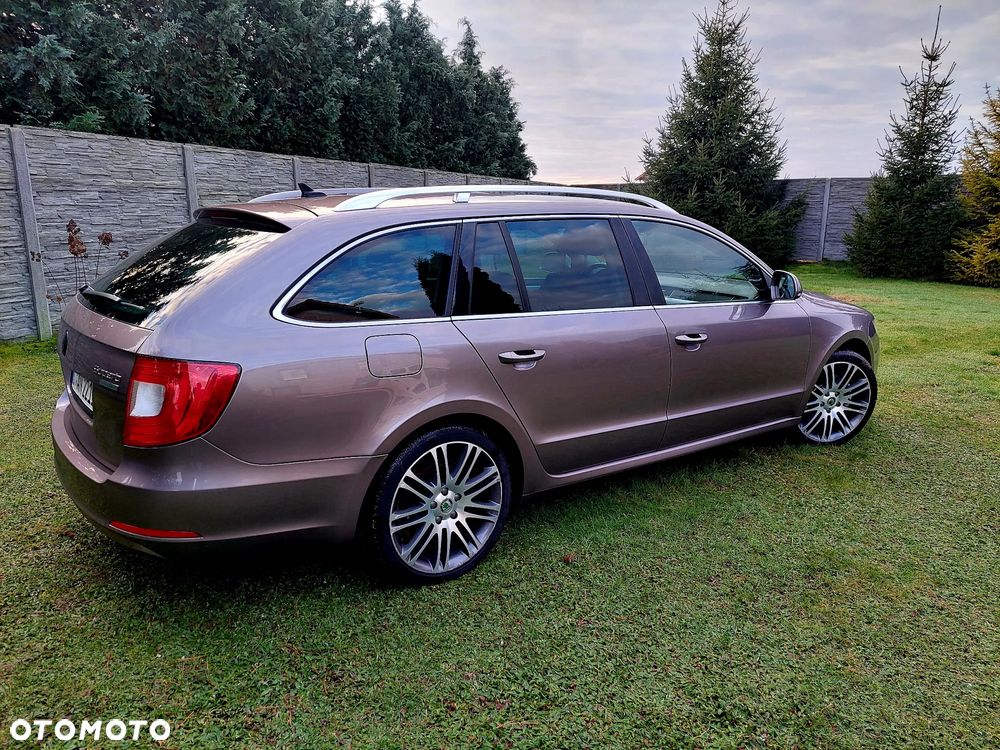 Skoda Superb 1.6 TDI GreenLine - 15