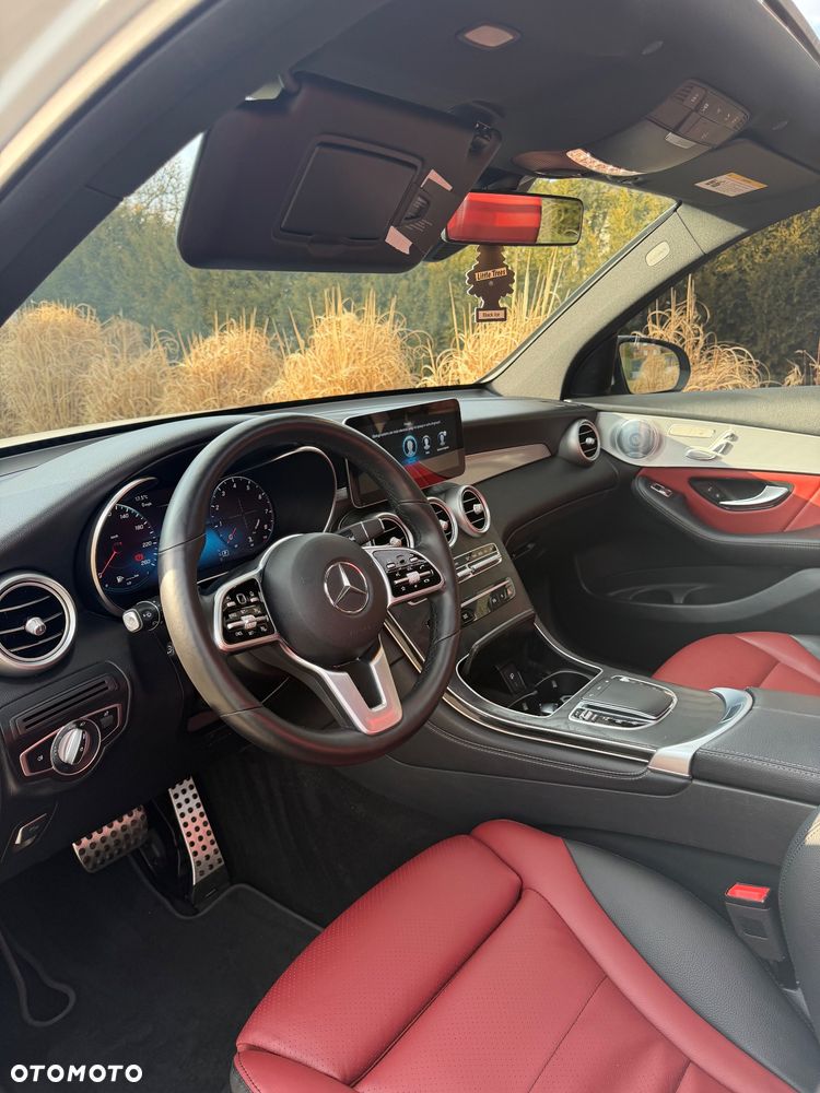 Mercedes-Benz GLC 300 4Matic 9G-TRONIC AMG Line Plus - 11