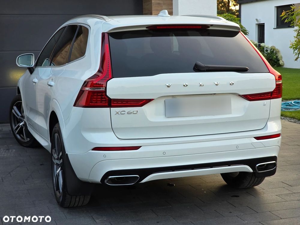Volvo XC 60 B4 D AWD R-Design - 23