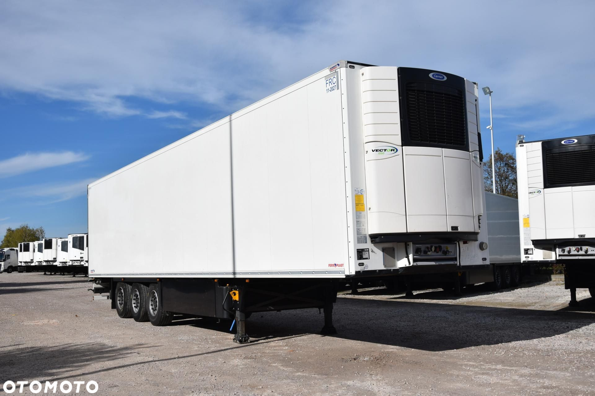 Schmitz Cargobull SKO FP 60 Carrier Vector 1550 - 3
