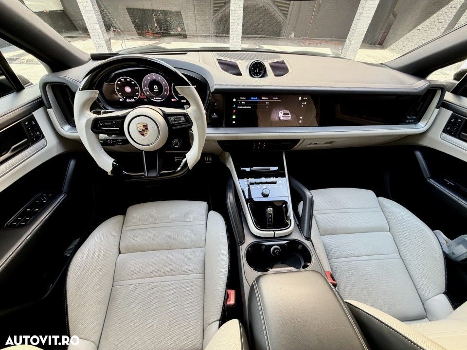 Porsche Cayenne - 10