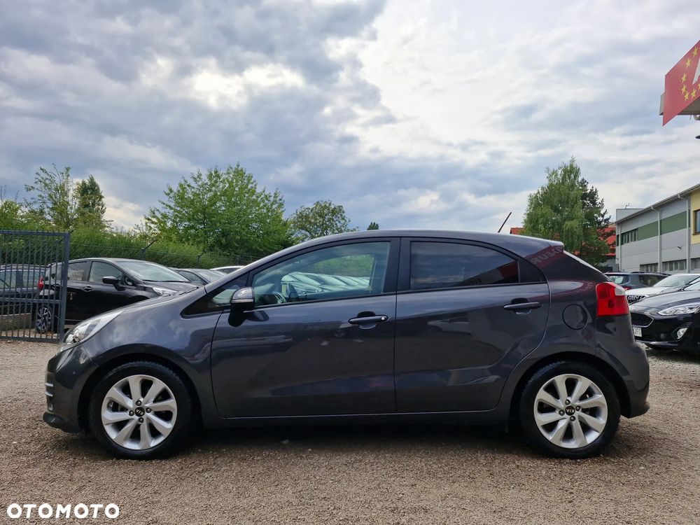 Kia Rio 1.2 L - 3
