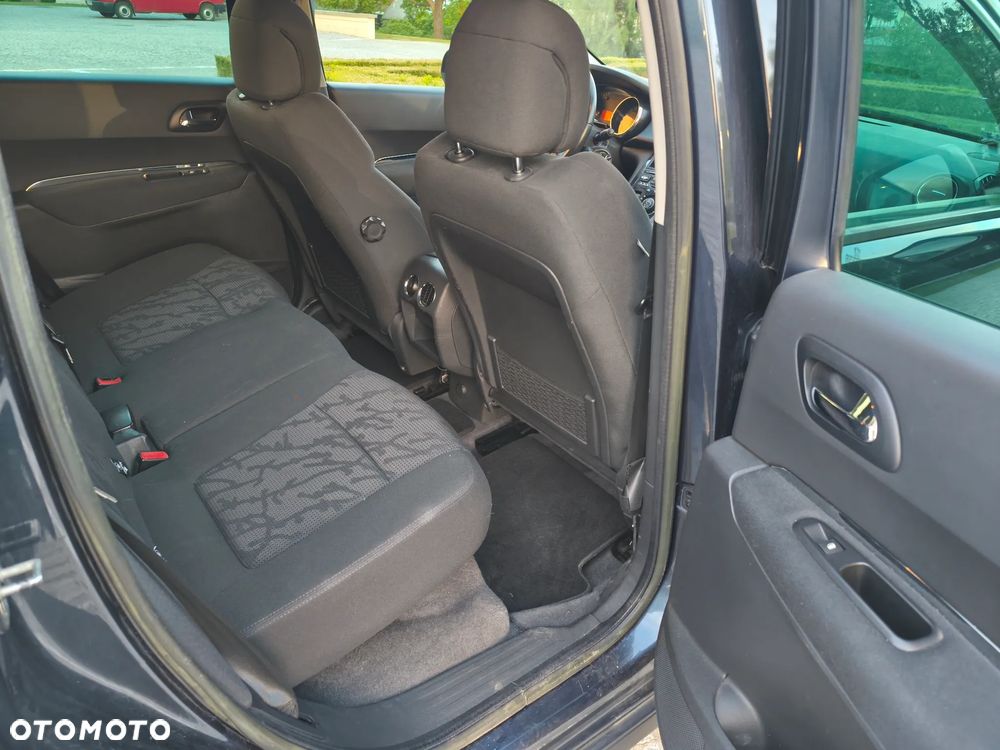 Peugeot 3008 1.6 HDi Active - 9