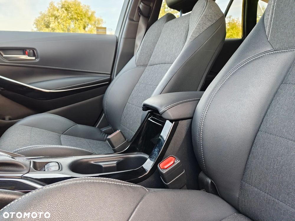 Toyota Corolla 1.8 Hybrid GPF Executive - 17