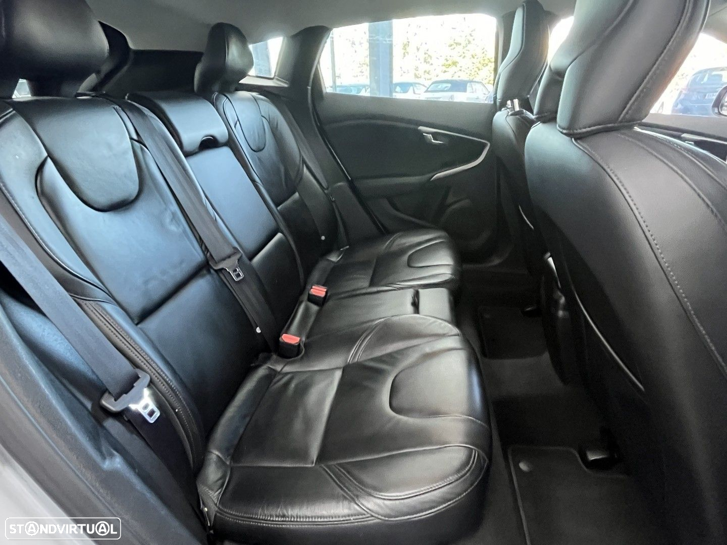 Volvo V40 1.6 D2 Eco Momentum - 14