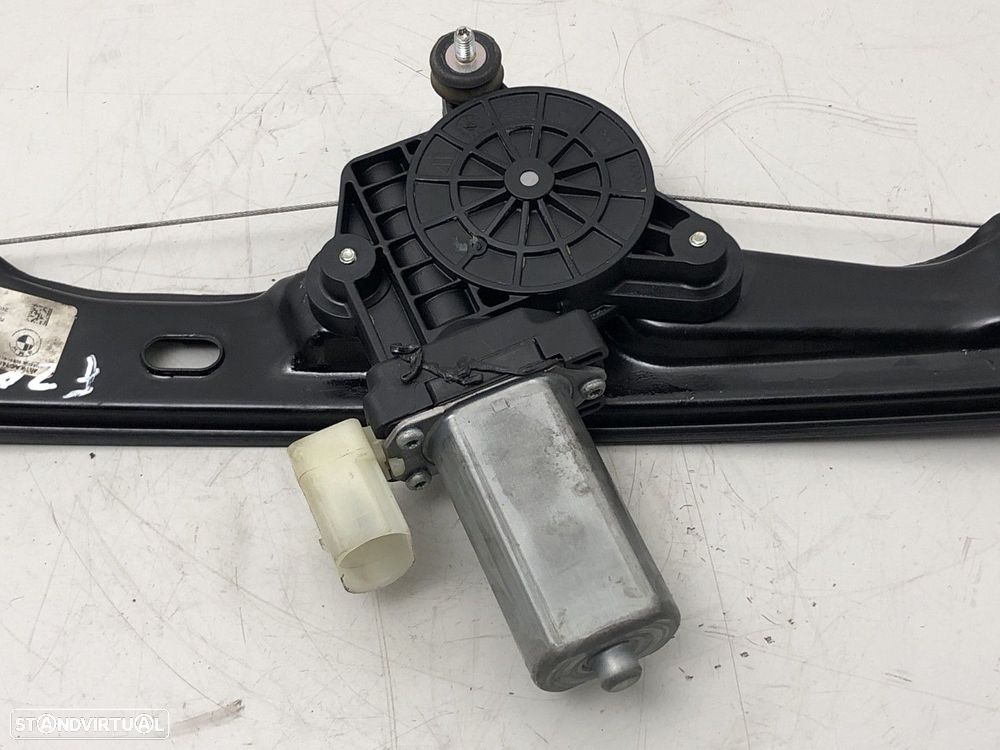 Motor elevador Trás Dto BMW 1 (F20) 118 d REF. 7242556 - 2