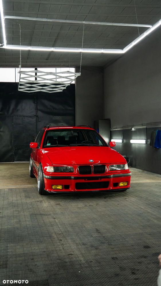 BMW Seria 3 323i - 1