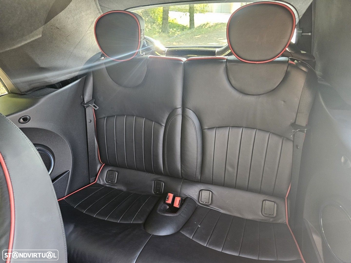 MINI Cabrio John Cooper Works - 10