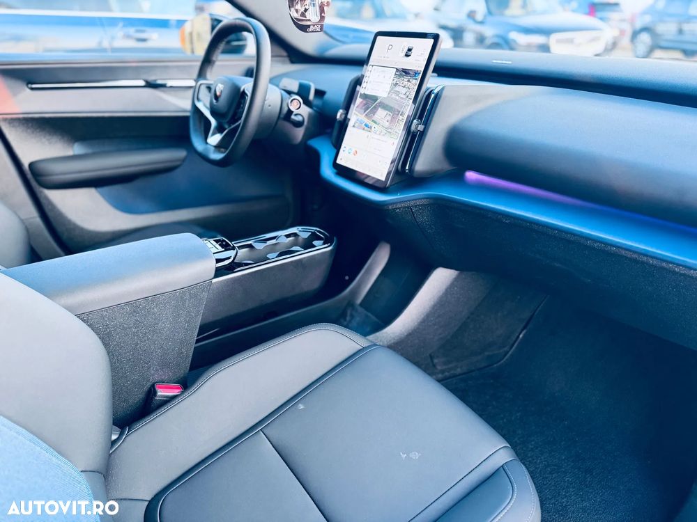 Volvo EX30 Single Motor Plus - 16