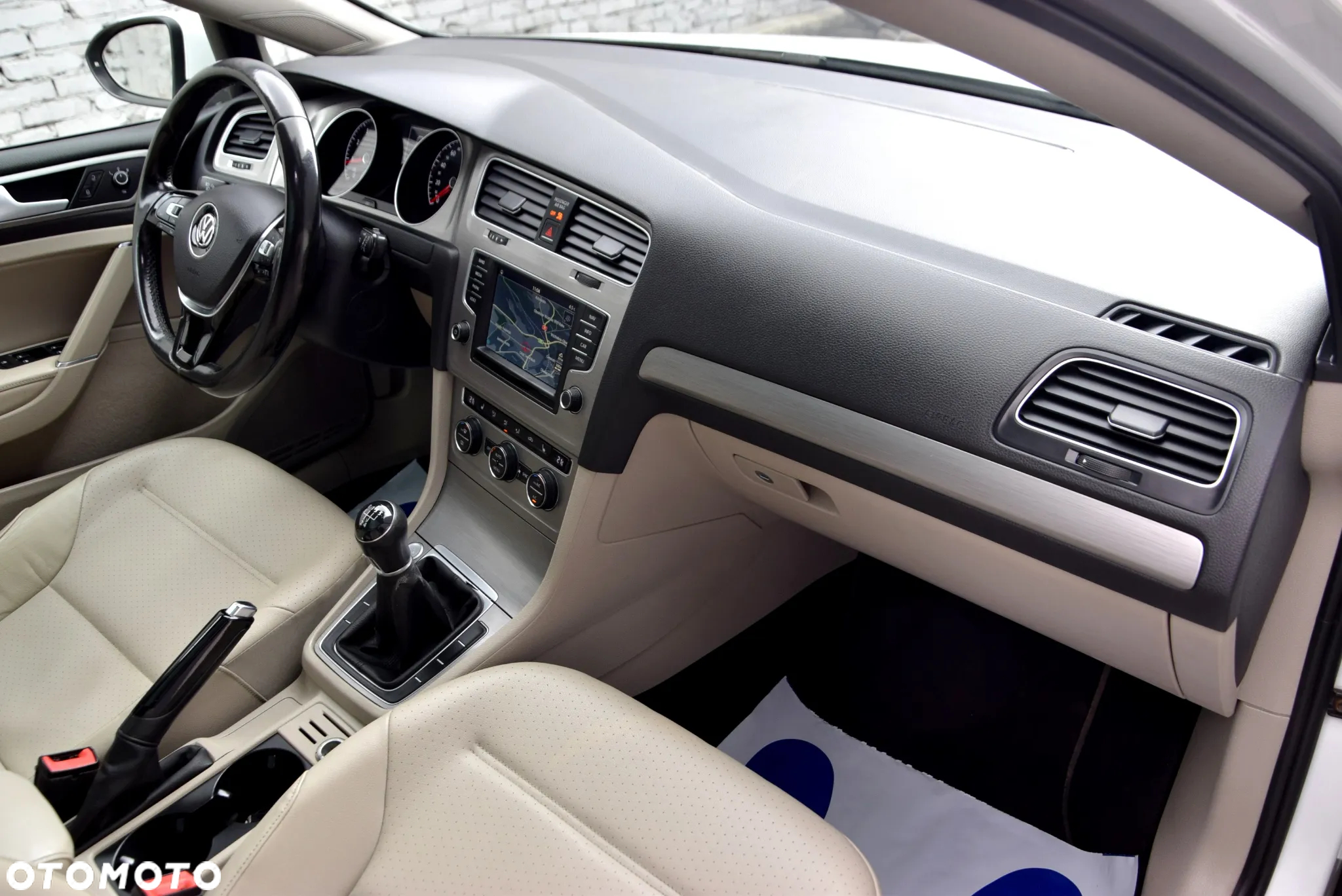Volkswagen Golf - 15
