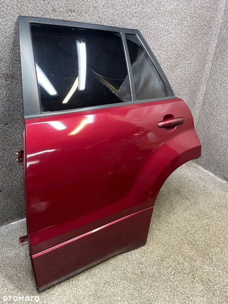Drzwi lewy tyl lewe tylne listwa szyba ZY8 C13 Suzuki Grand Vitara 2 II - 3