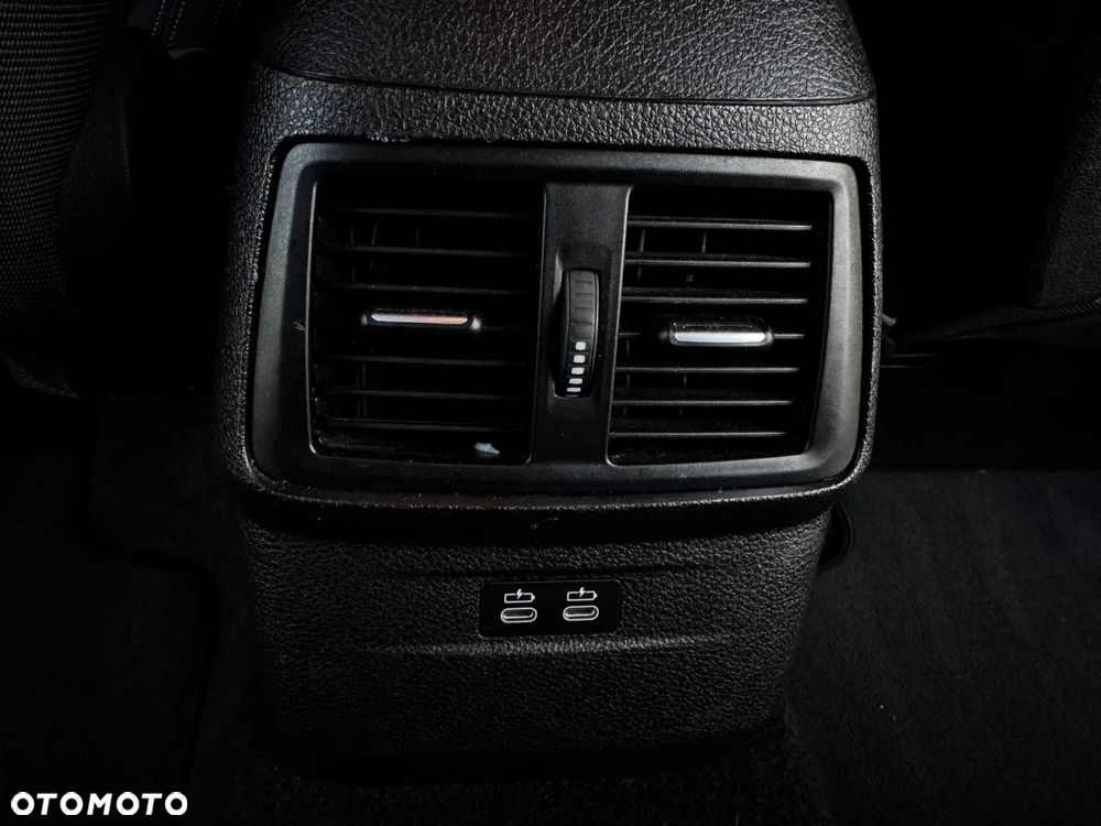 BMW Seria 2 218d Luxury Line sport - 22