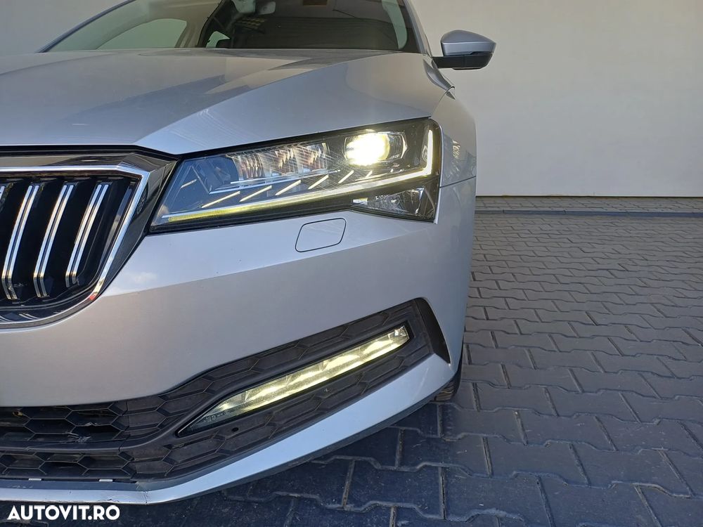 Skoda Superb 2.0 TDI DSG Ambition - 37