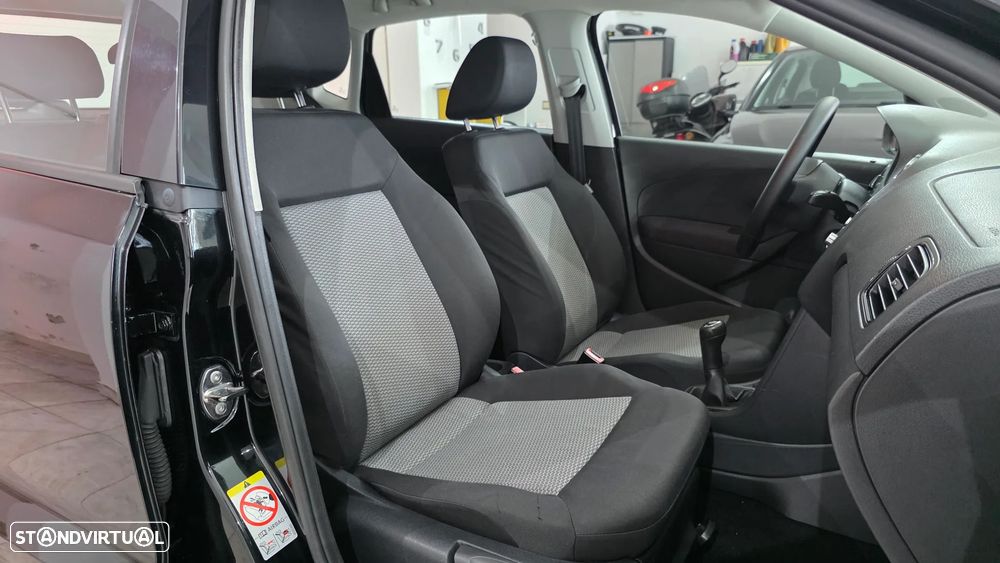 VW Polo 1.2 Confortline - 19