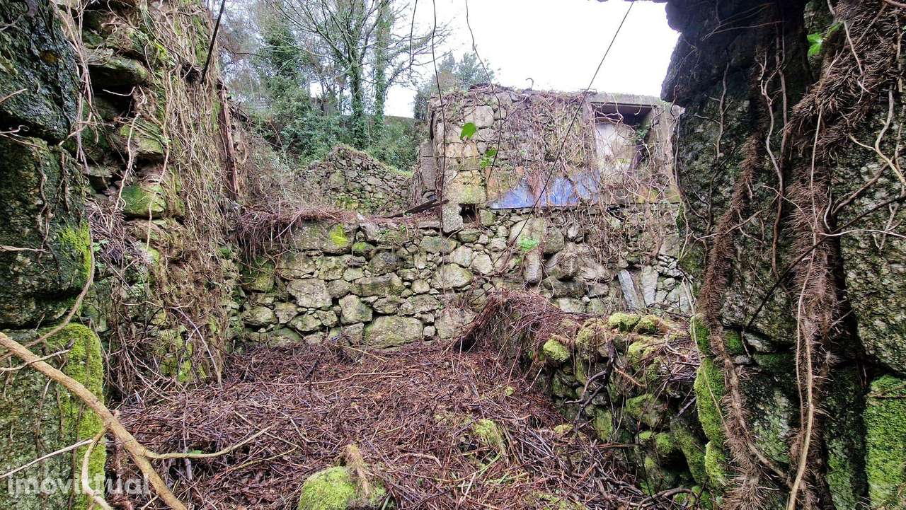 Moradia Geminada em Pedra para Restauro - Nogueira, Ponte da Barca - Grande imagem: 5/20