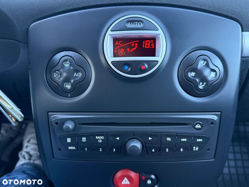 Renault Clio - 29