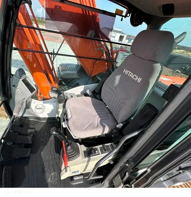 Hitachi ZX350LC-5B - 26