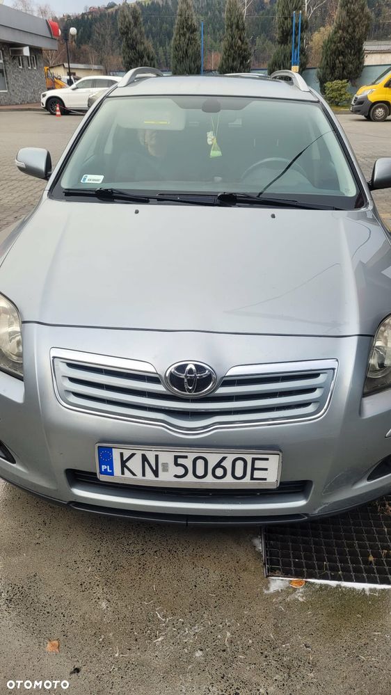 Toyota Avensis - 2