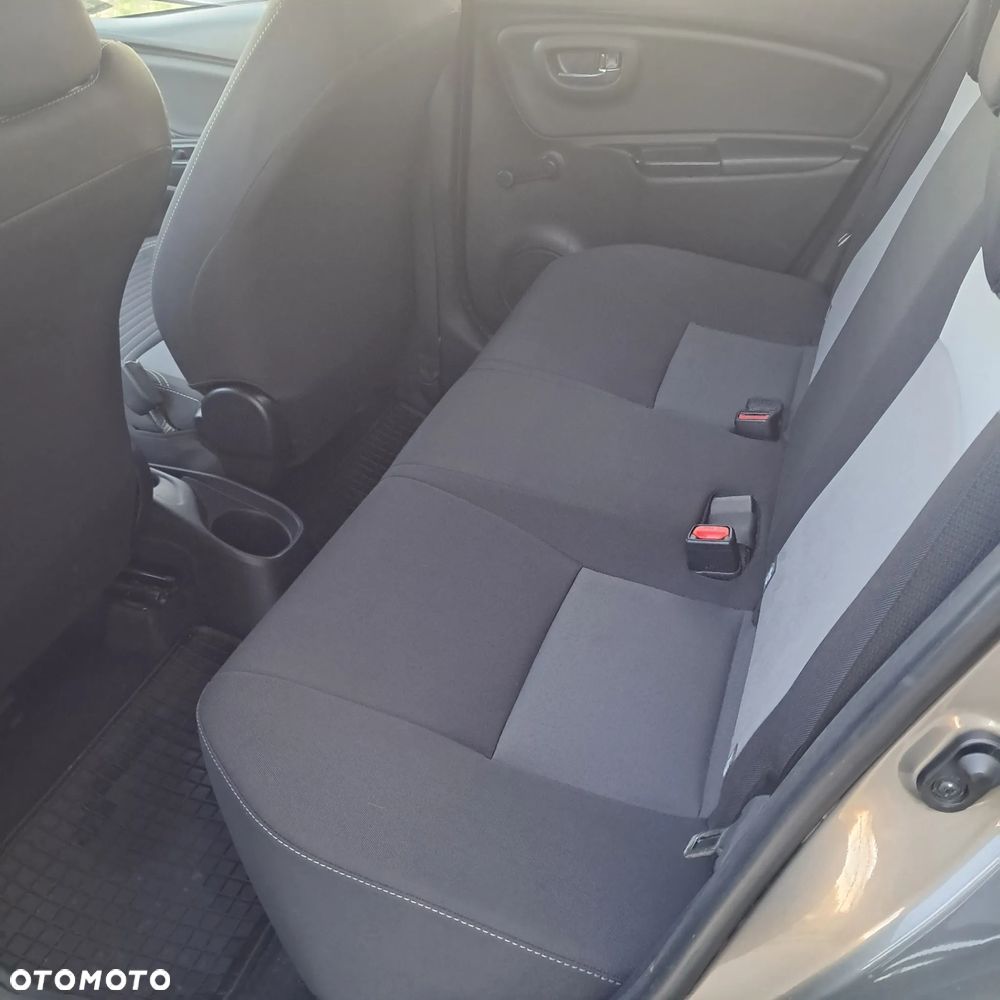 Toyota Yaris 1.5 Premium - 11
