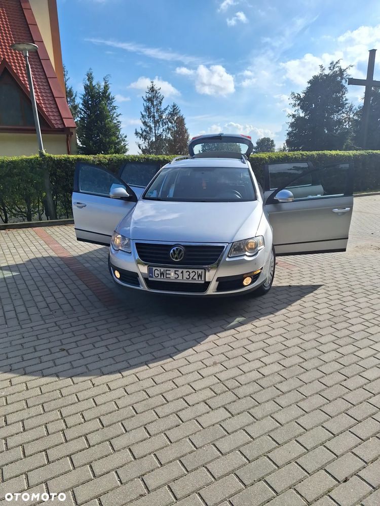 Volkswagen Passat 2.0 TDI Trendline DSG - 23