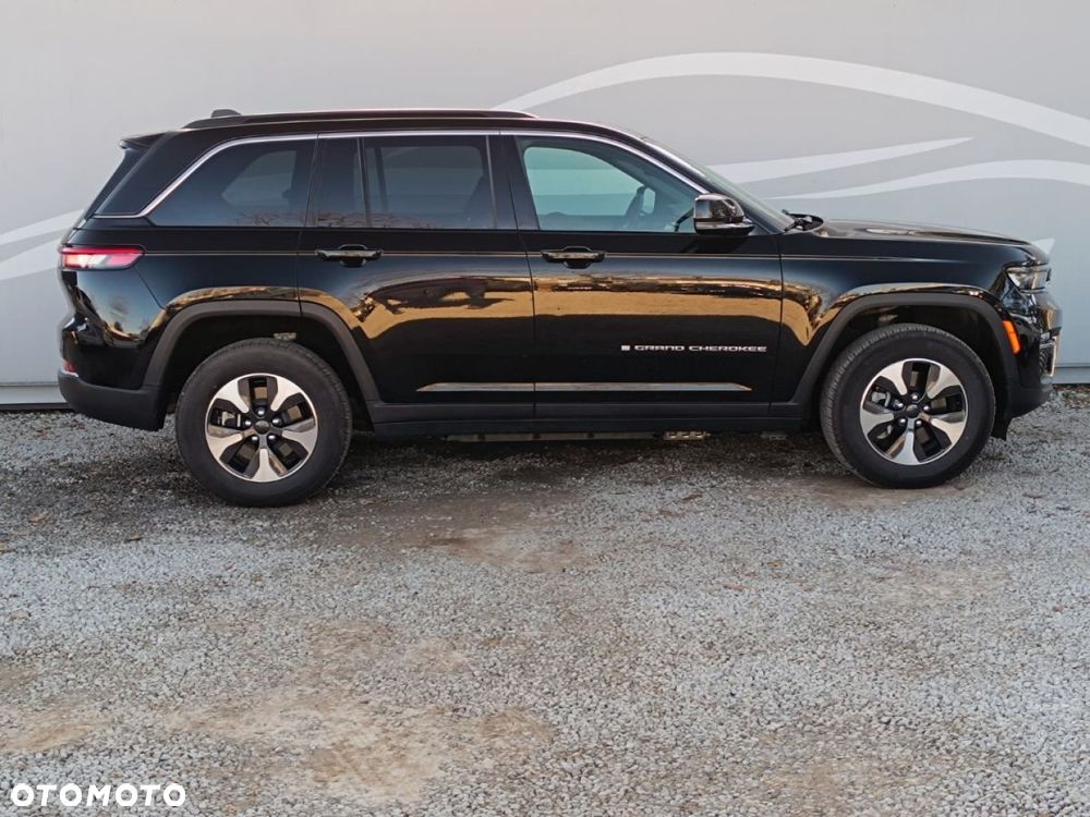 Jeep Grand Cherokee - 13