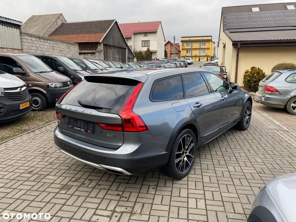Volvo V90 Cross Country D4 AWD Geartronic Pro - 4