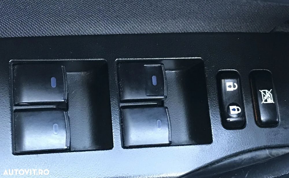 Toyota Auris 1.8 L VVT-i Sol+ - 25