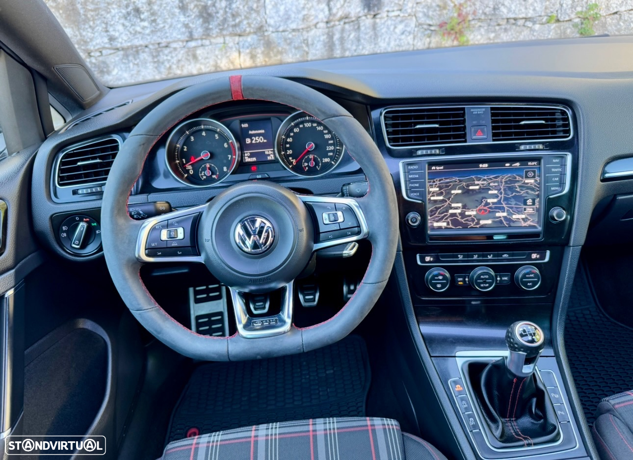 VW Golf 2.0 TSi GTi Performance - 31