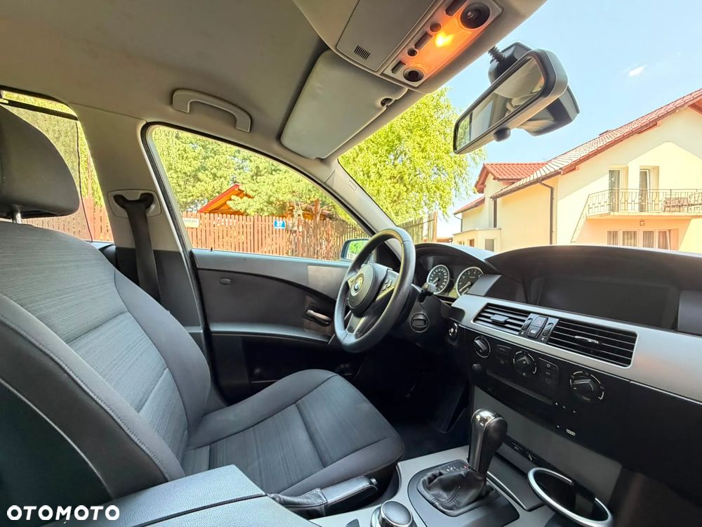 BMW Seria 5 525i - 27