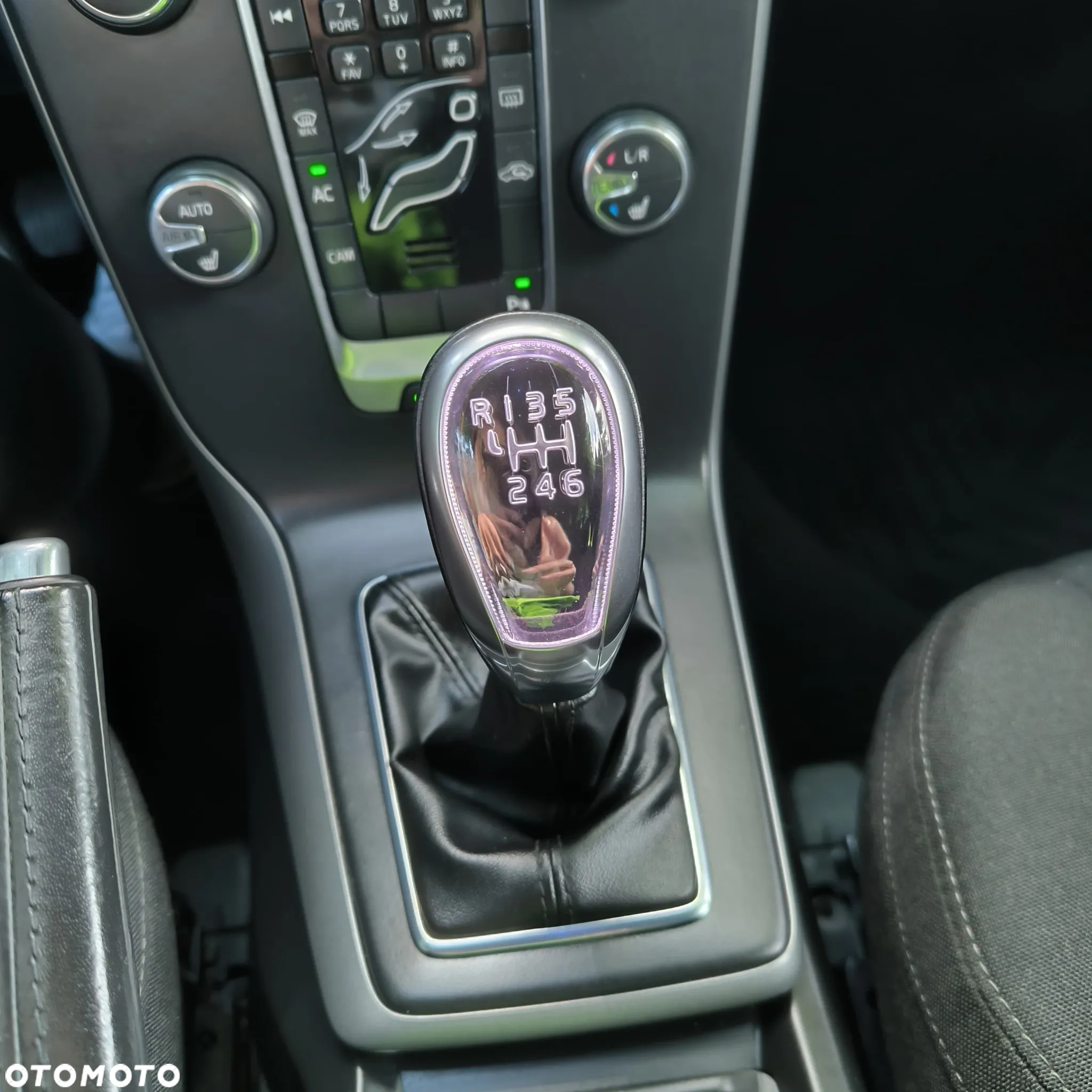 Volvo V40 D2 Kinetic - 15
