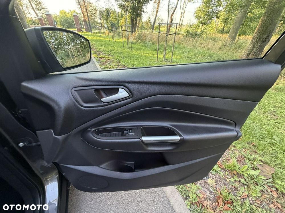 Ford Kuga - 35